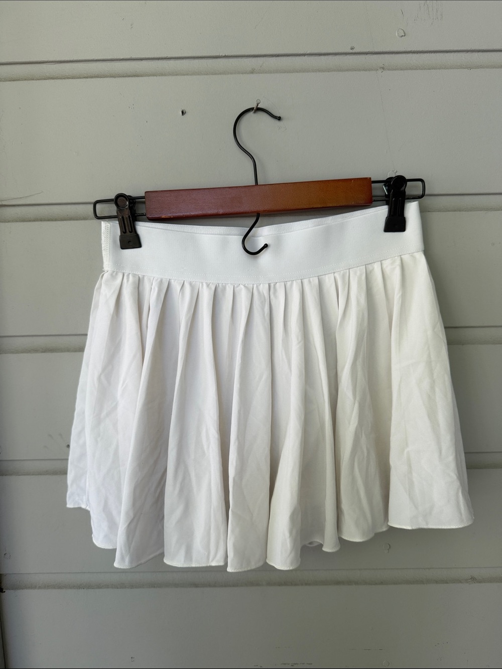 TNA Aritzia White Circle Skirt with Elastic Waistband